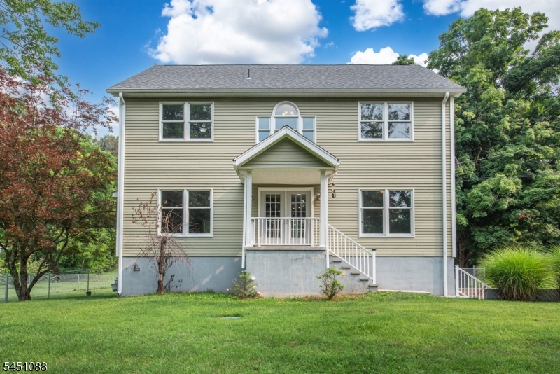 157 Halsey Rd Property Photo 2