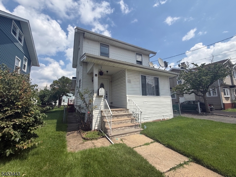 621 Emerson Ave Property Photo 1