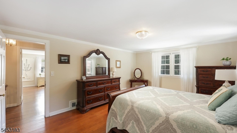 100 Mali Dr Property Photo 19
