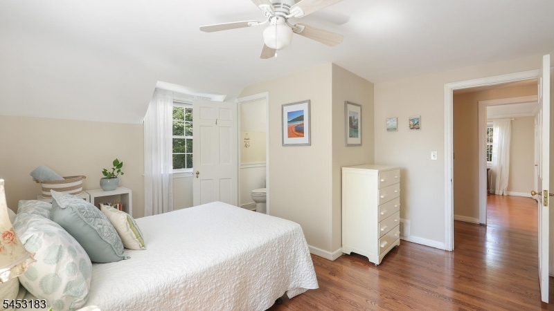 100 Mali Dr Property Photo 21