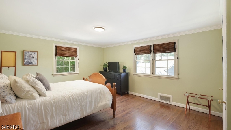 100 Mali Dr Property Photo 24
