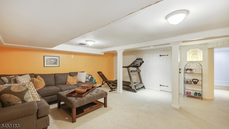 100 Mali Dr Property Photo 26