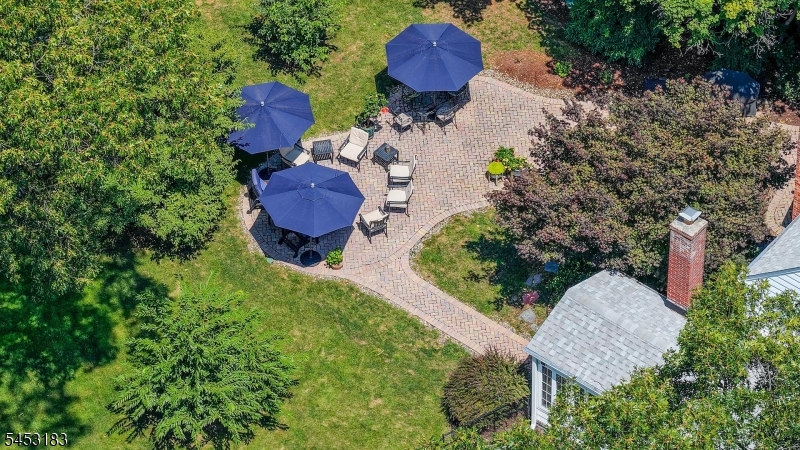 100 Mali Dr Property Photo 35