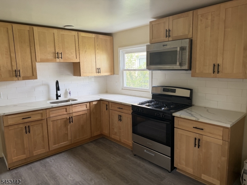 1110 Bower St Property Photo 6