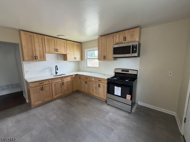 1110 Bower St Property Photo 11