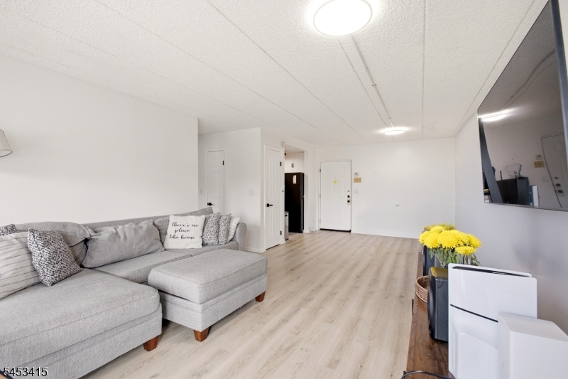 446 Passaic St 4h Property Photo 3