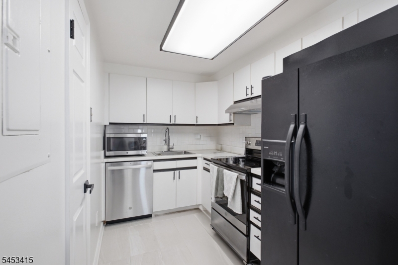 446 Passaic St 4h Property Photo 6