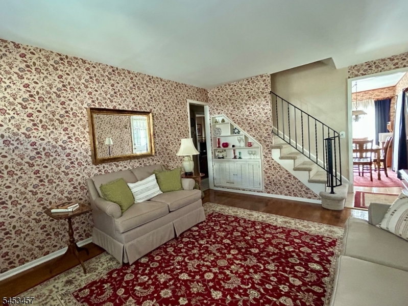 729 7th St Property Photo 10
