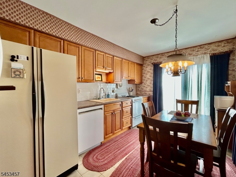 729 7th St Property Photo 11