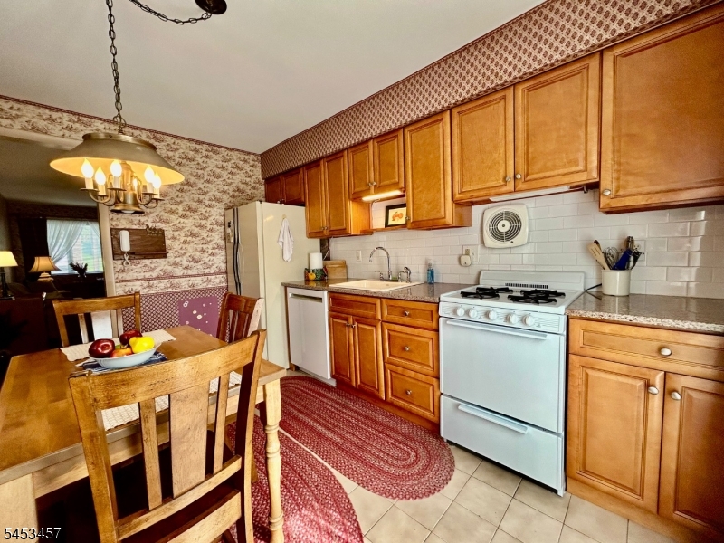 729 7th St Property Photo 12