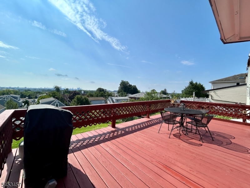 729 7th St Property Photo 29