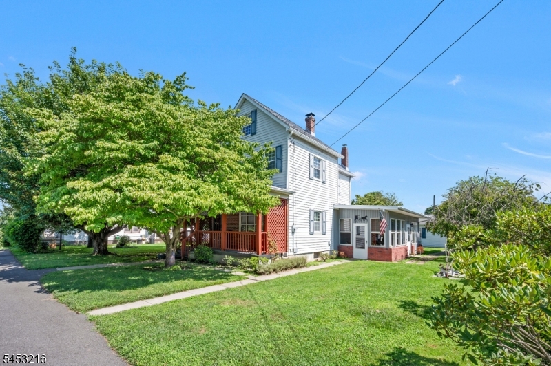 725 Sayre Ave Property Photo 3