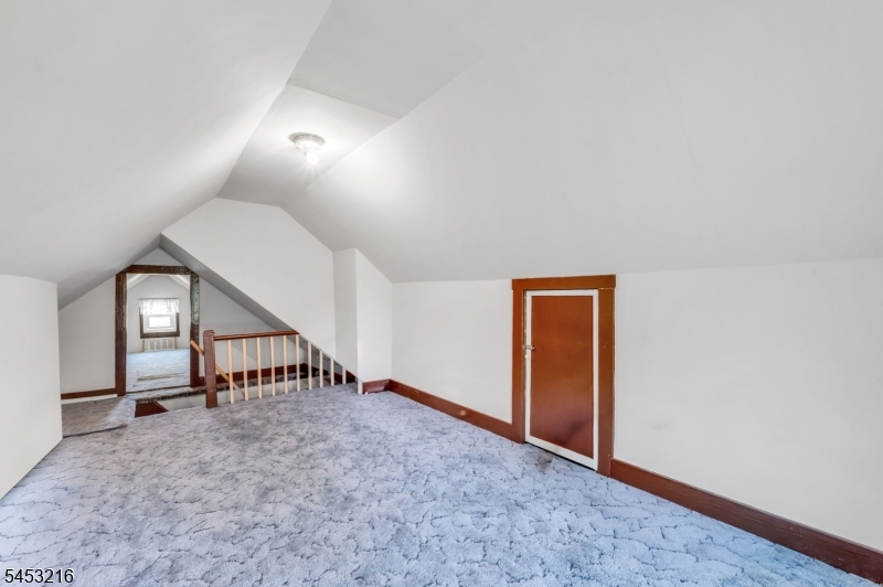 725 Sayre Ave Property Photo 21