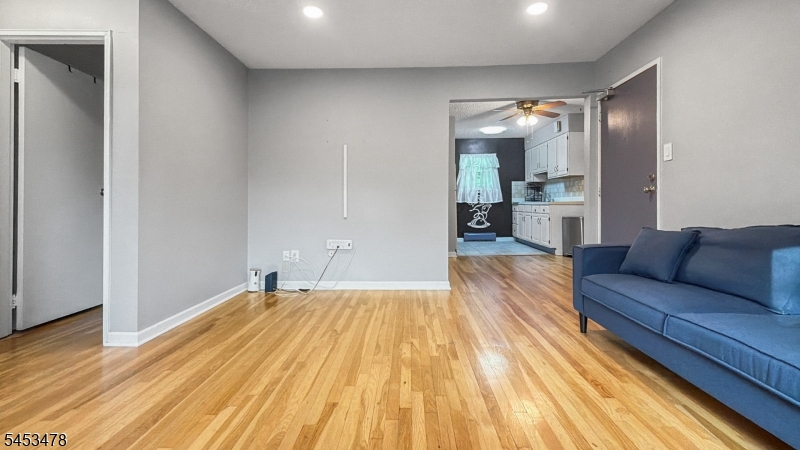 37 Espy Rd 6b Property Photo 5