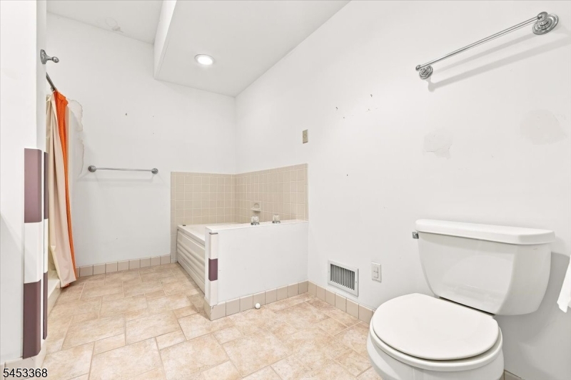 162 Richmond Rd Property Photo 17