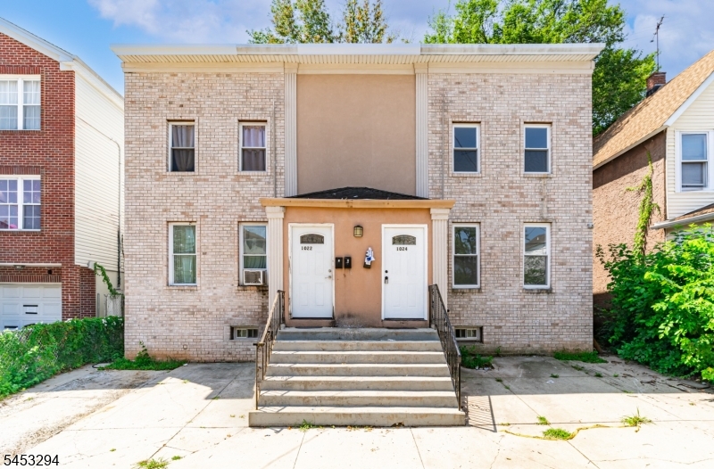 1024 Laura St Property Photo 1