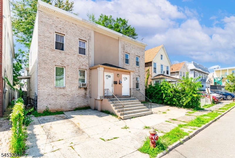 1024 Laura St Property Photo 3