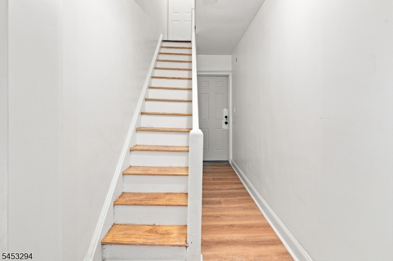 1024 Laura St Property Photo 4