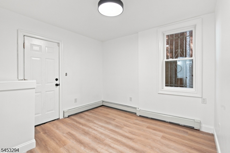 1024 Laura St Property Photo 7