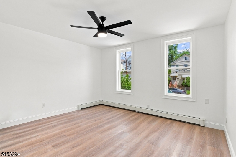1024 Laura St Property Photo 12