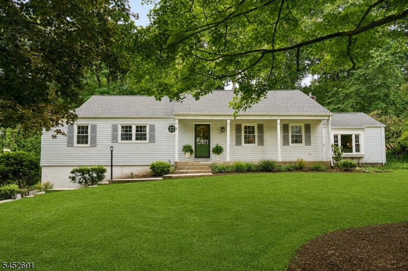 16 Fieldstone Dr Property Photo 1
