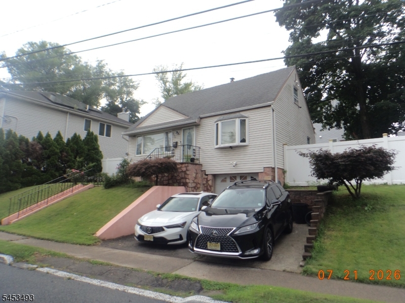 590 River Dr Property Photo 1