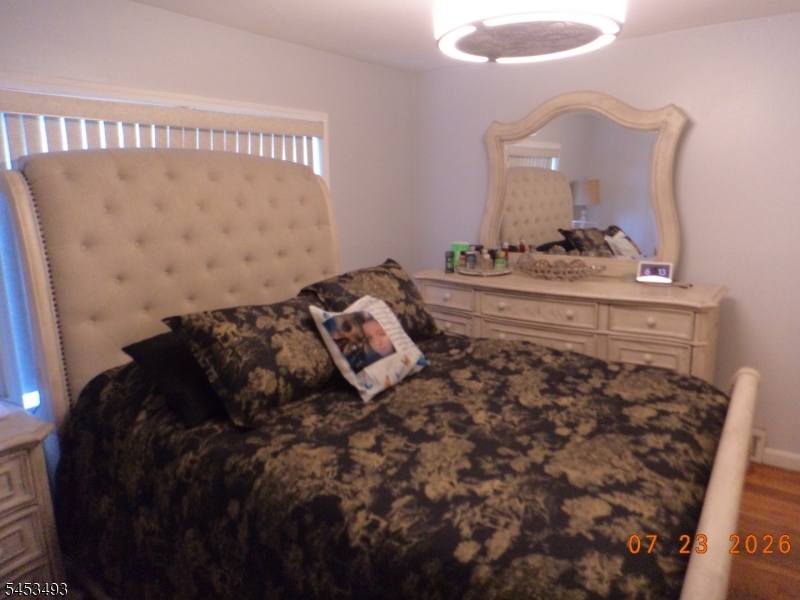 590 River Dr Property Photo 8