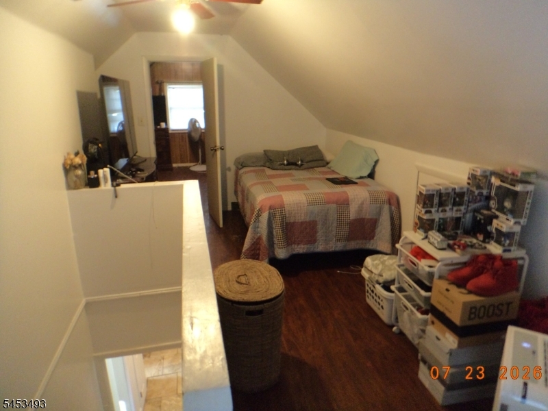 590 River Dr Property Photo 12