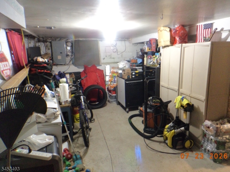 590 River Dr Property Photo 13