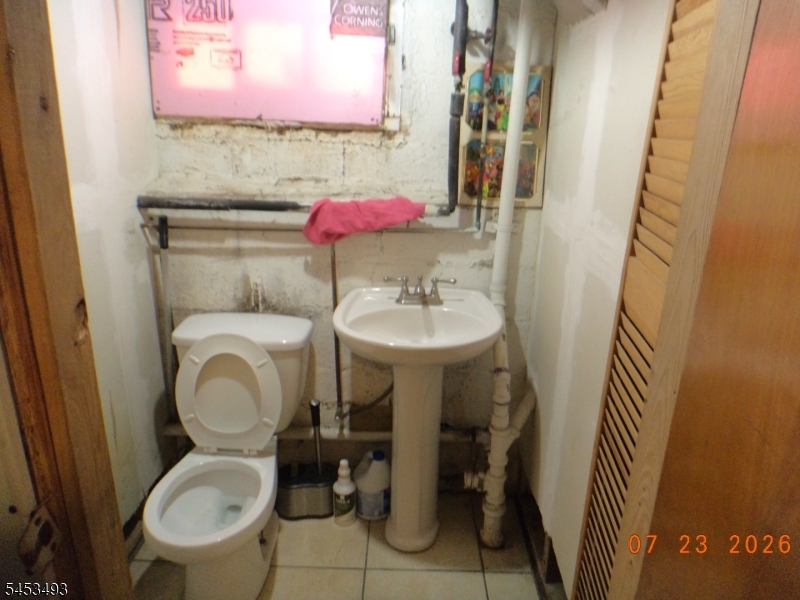 590 River Dr Property Photo 14
