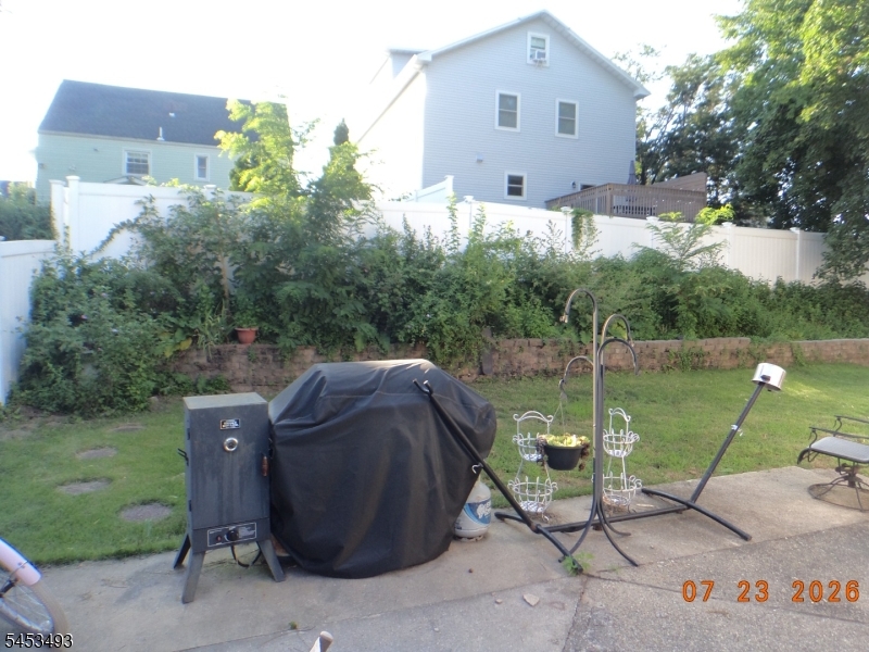 590 River Dr Property Photo 20
