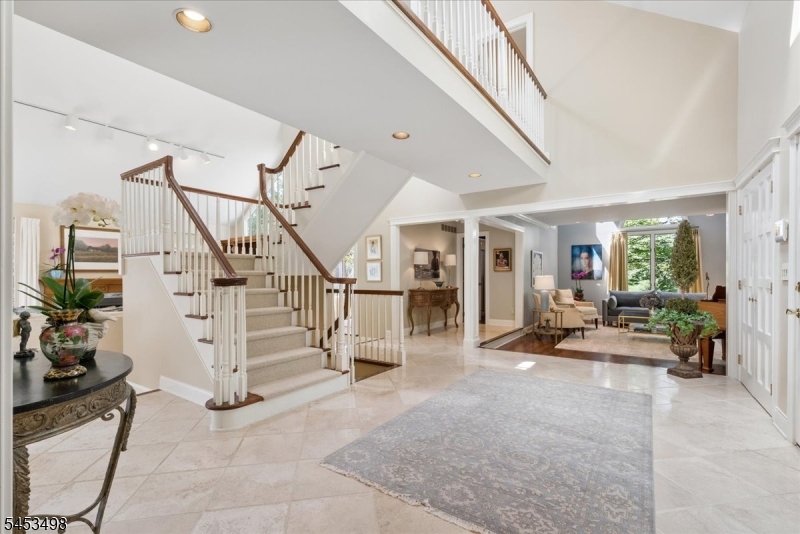 15 Copper Vail Ct Property Photo 8