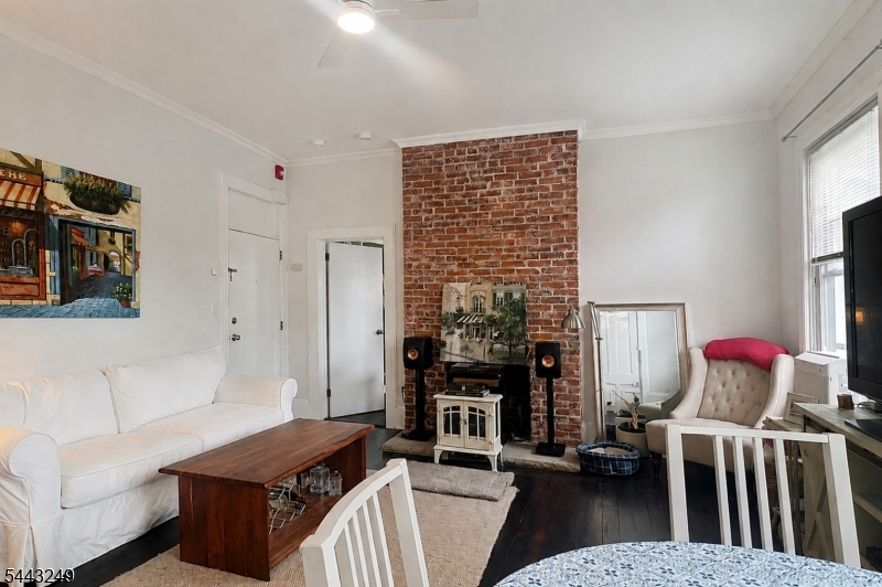 2 Hillside Ave Property Photo 12