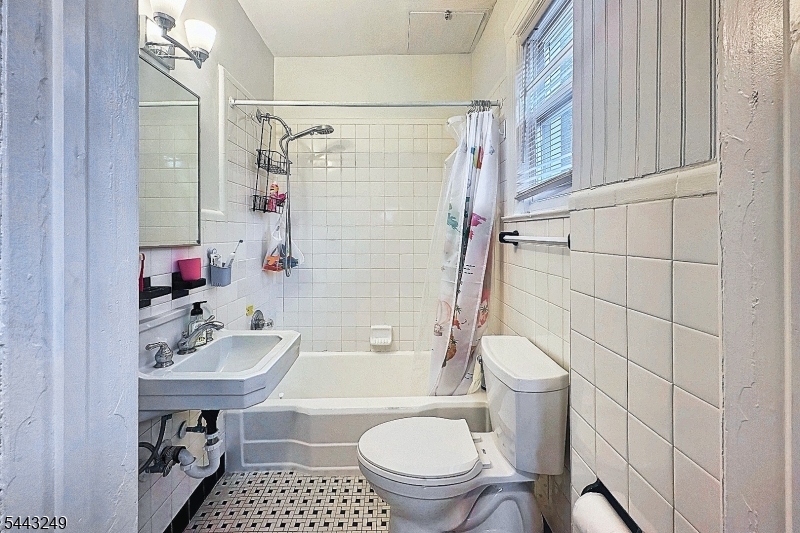 2 Hillside Ave Property Photo 31