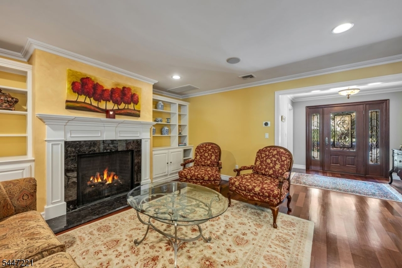 330 Airmount Ave Property Photo 6