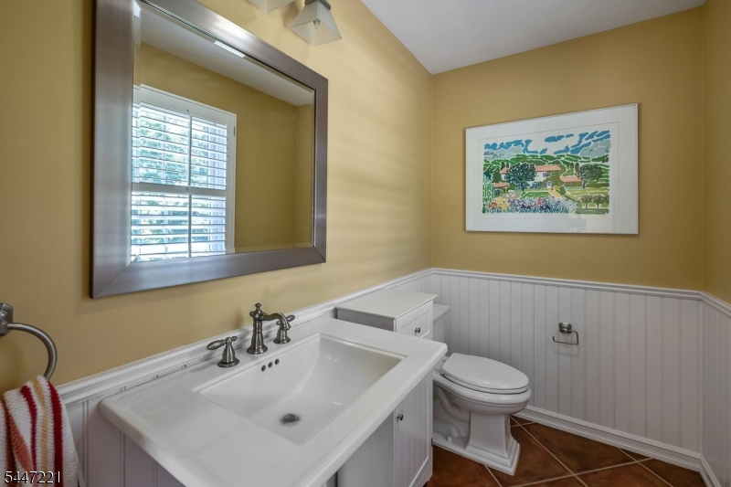 330 Airmount Ave Property Photo 9