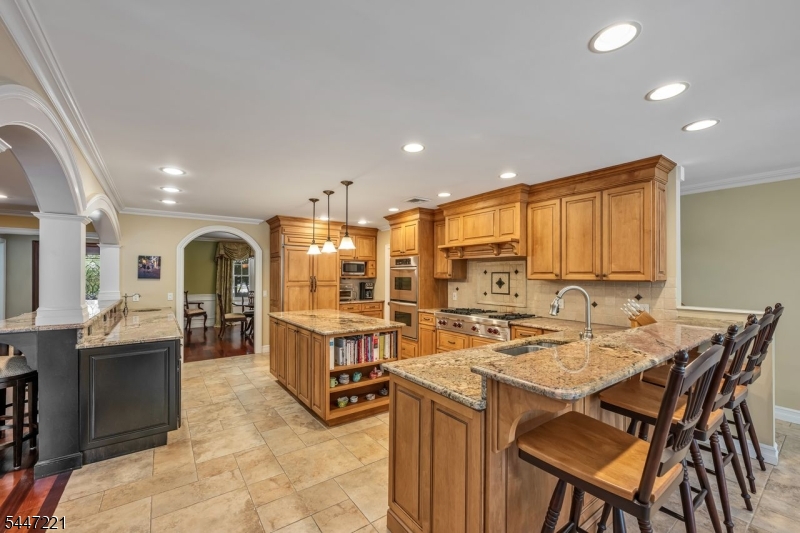 330 Airmount Ave Property Photo 13