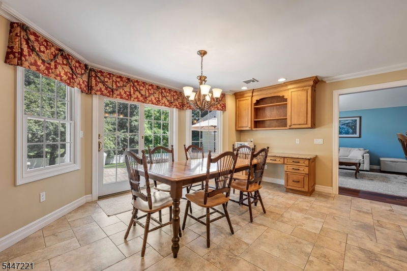 330 Airmount Ave Property Photo 16