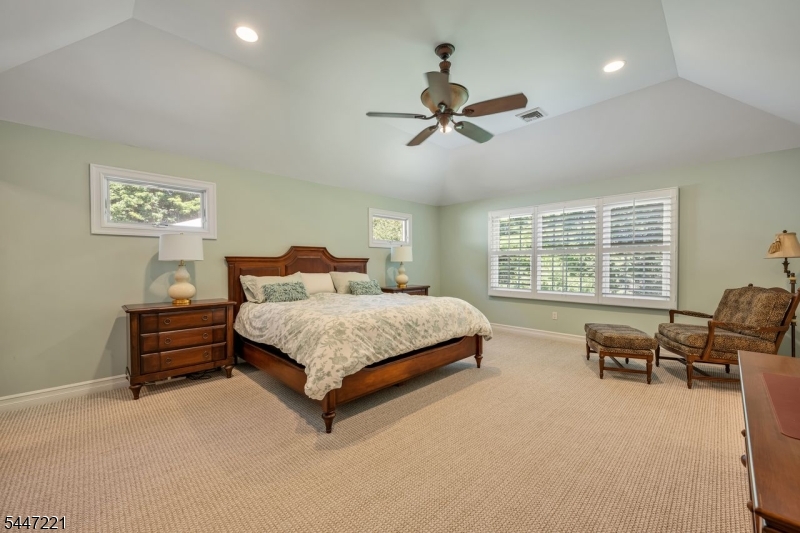330 Airmount Ave Property Photo 18