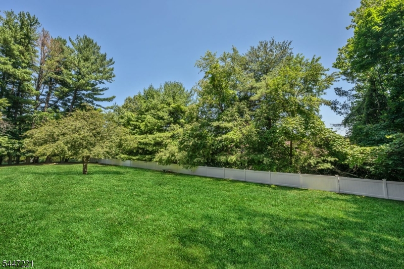 330 Airmount Ave Property Photo 35