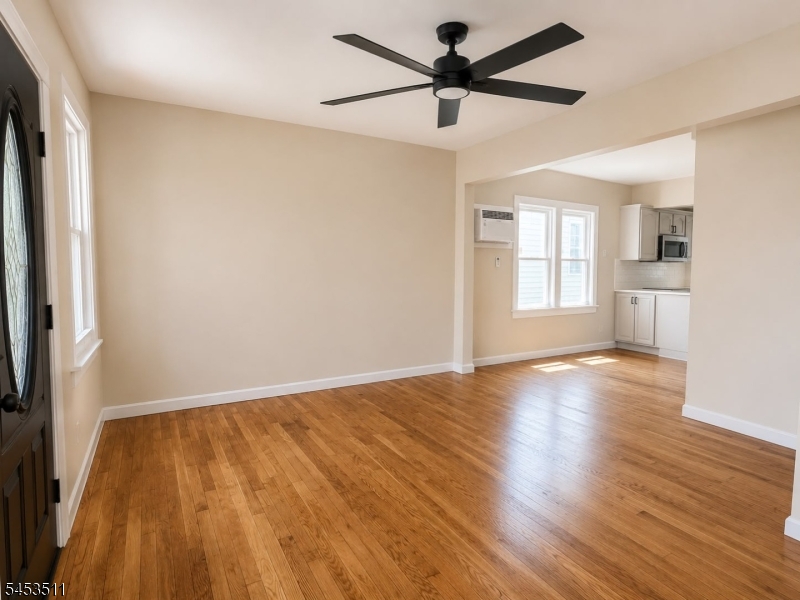 52 Park Ave Property Photo 4