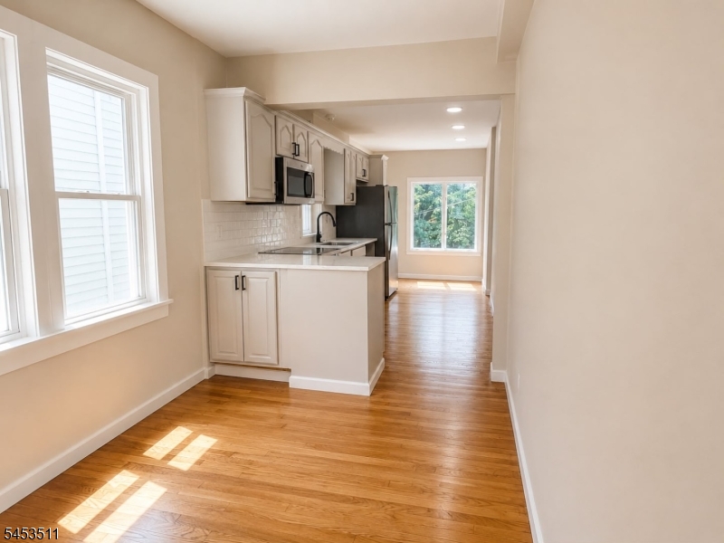 52 Park Ave Property Photo 5