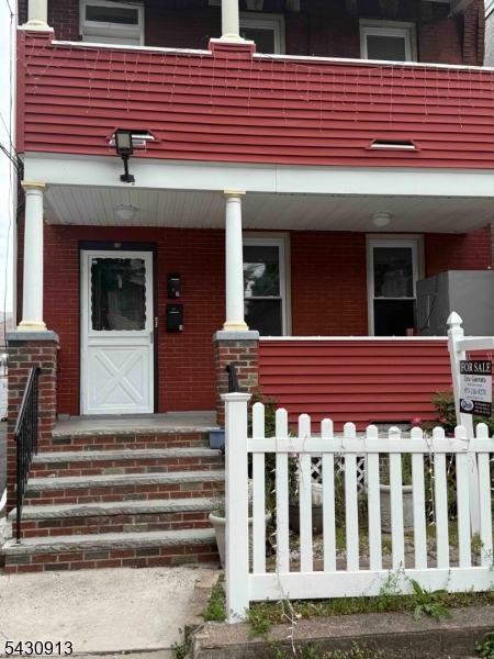 15 Harrison Pl Property Photo 2