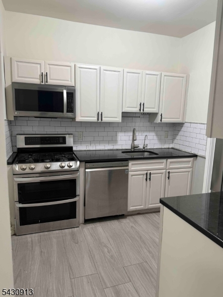 15 Harrison Pl Property Photo 6