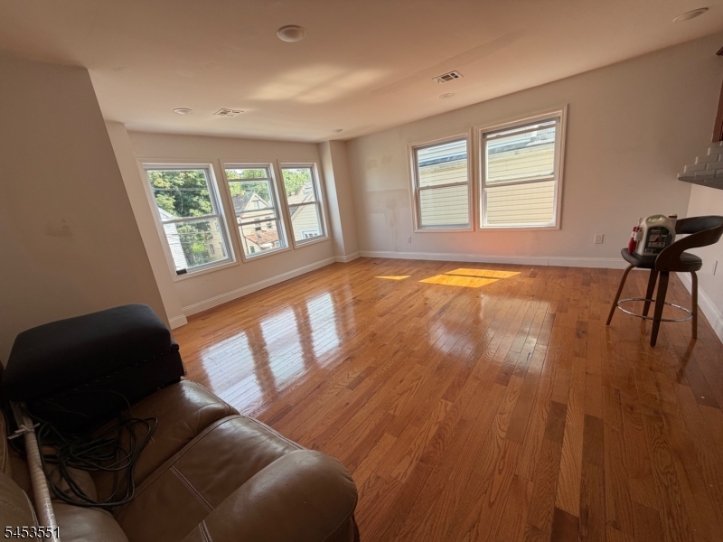 95 Ellis Ave Property Photo 3
