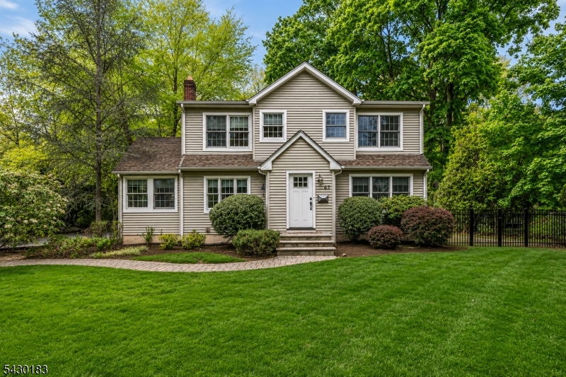 63 Park Ave Property Photo 1
