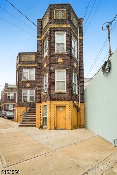 531 Bloomfield Ave Property Photo 1