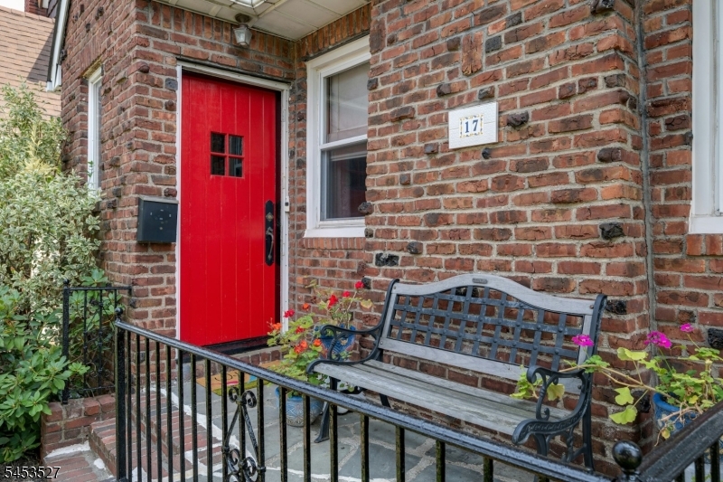 17 Ferncliff Rd Property Photo 3