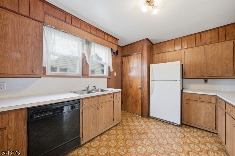 149 Roessler St Property Photo 16