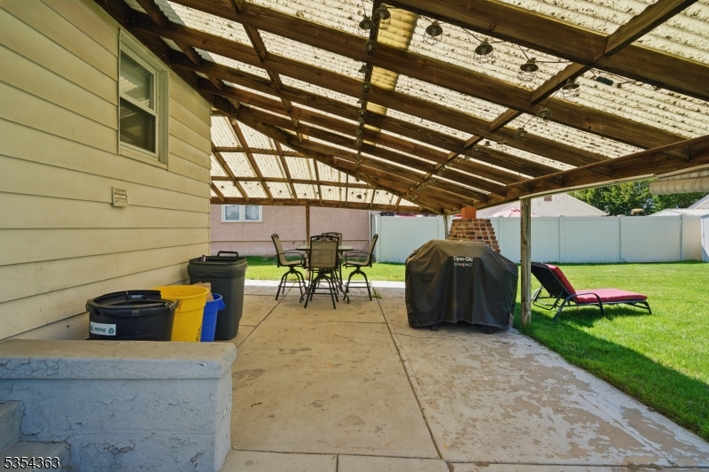149 Roessler St Property Photo 33
